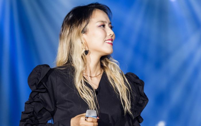 Giọng ca 'báu vật' của Hàn Quốc xin lỗi khán giả