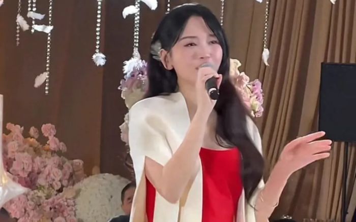 Nữ ca sĩ nổi tiếng một thời nay hát tiệc cưới nhỏ, khách mời không ai quan tâm