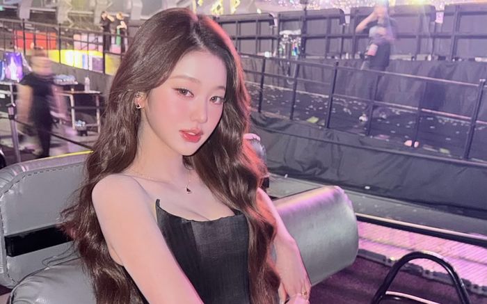 Jang Won Young (IVE) vướng tranh cãi