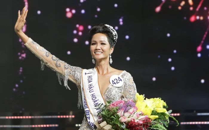 Xúc động tâm thư của H'Hen Niê sau 8 năm đăng quang tại Hoa hậu Hoàn vũ Việt Nam