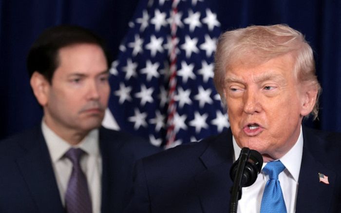 Ông Donald Trump cho biết Mỹ sẽ mua số lượng lớn dầu thô từ Venezuela