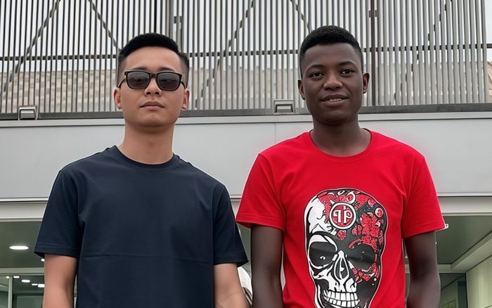 Đôi giày 13 triệu đồng của Lindo Team Châu Phi