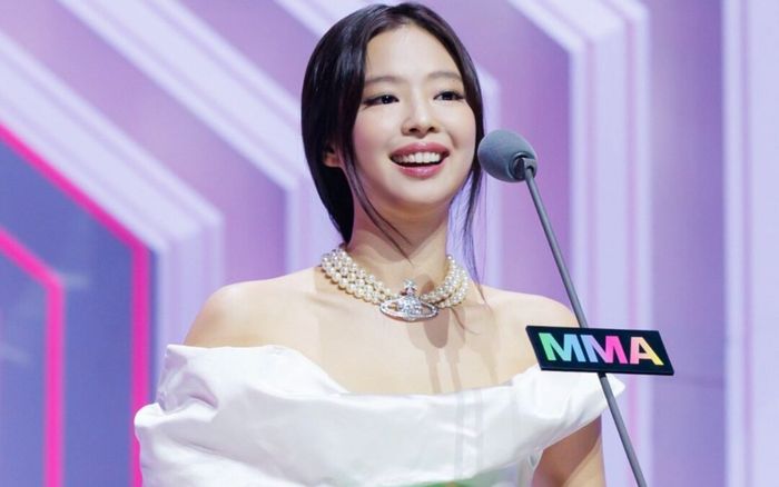 Choáng trước lịch trình của Jennie trong năm 2026