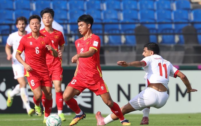 HLV Kim Sang Sik điều chỉnh, U23 Việt Nam quyết thắng Kyrgyzstan