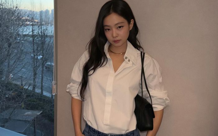 Jennie (BLACKPINK) dát đồ hiệu từ đầu đến chân khiến dân tình trầm trồ