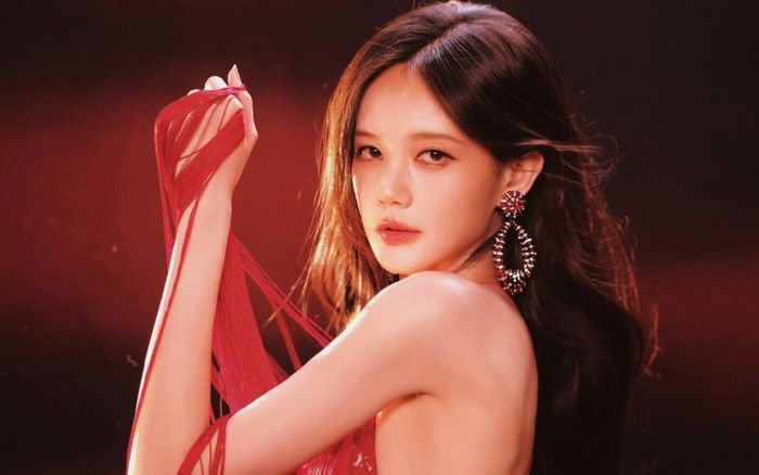 Lý Nhất Đồng lộ hát nhép trên sân khấu, cộng đồng mạng tranh cãi