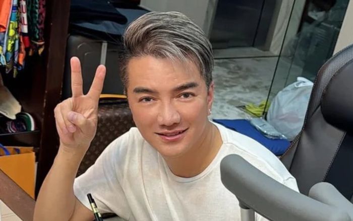 Đàm Vĩnh Hưng khoe tin vui từ người thương gắn bó 20 năm ở Mỹ