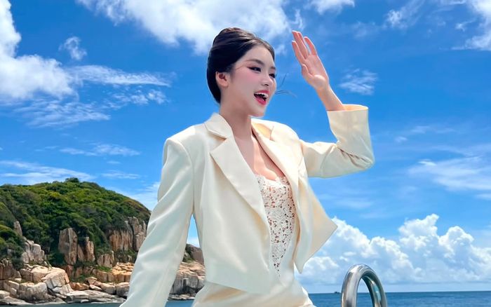Hạnh phúc của Phương Oanh khi qua Mỹ