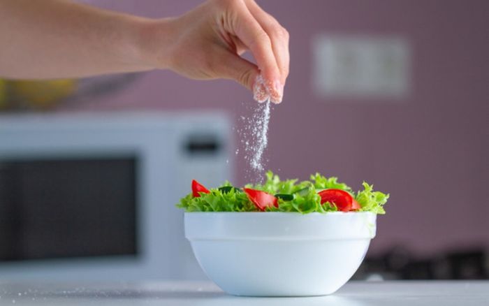 Bữa cơm gia đình có 4 sai lầm dinh dưỡng dễ mắc mà ít người để ý