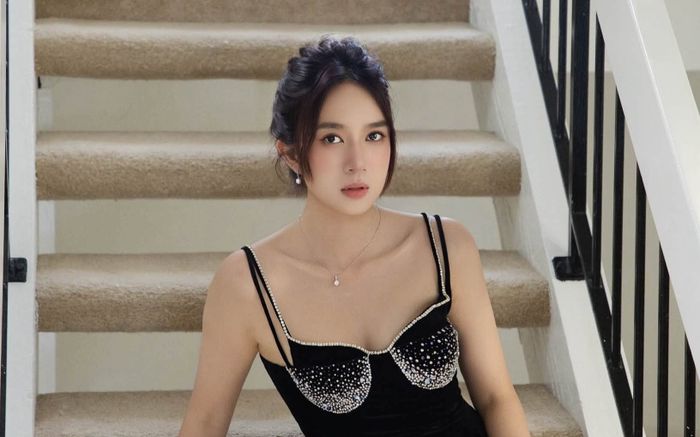 Vợ kém Lý Hải 17 tuổi gây trầm trồ với vóc dáng sau 4 lần sinh con