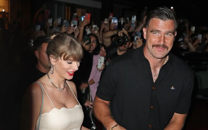 Taylor Swift và chồng hẹn hò tình tứ giữa lúc vướng tranh cãi với hàng xóm