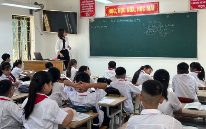 Hà Nội nghiêm cấm ép buộc học sinh tham gia chương trình liên kết nước ngoài