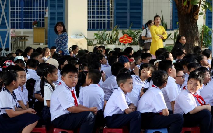 Cách đặt tên lớp ở 'siêu trường' hơn 10.500 học sinh