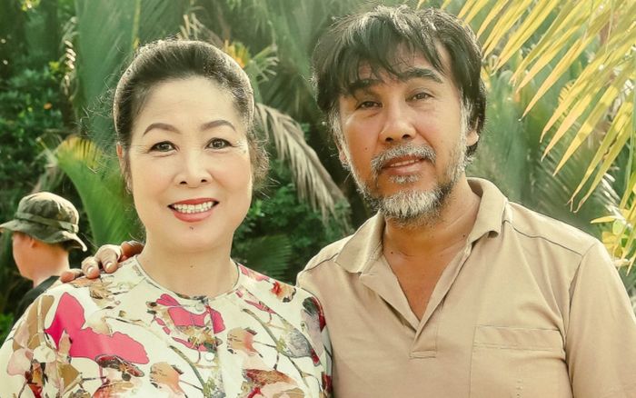 Quyền Linh nói đúng 2 từ khi Hồng Vân đưa con trai sang Châu Âu