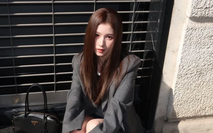 Sana (TWICE) gây chú ý với loạt ảnh quấn khăn tắm, nhan sắc khiến khán giả xuýt xoa