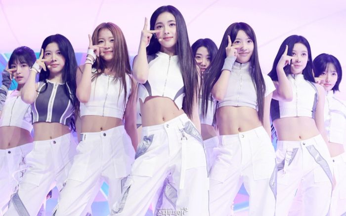 Nhóm nhạc nữ mới của Lee Soo Man 'vượt mặt' NewJeans