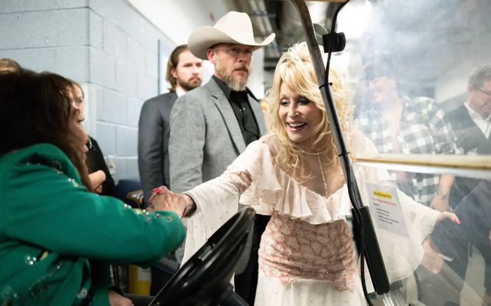 Cháu trai Dolly Parton lên tiếng về tin nhắn đe dọa, hé lộ tranh chấp tài sản