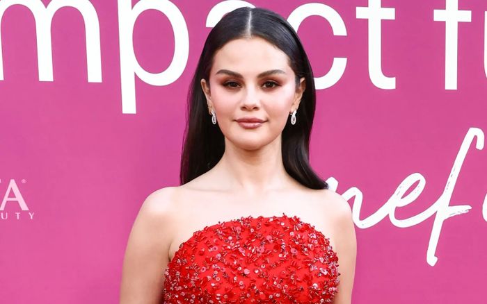 Selena Gomez bất ngờ nhắc đến tình cũ sau 16 năm chia tay