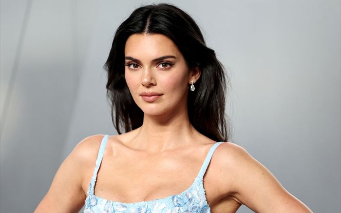 Người mẫu Kendall Jenner bất ngờ lên tiếng về tin đồn đời tư