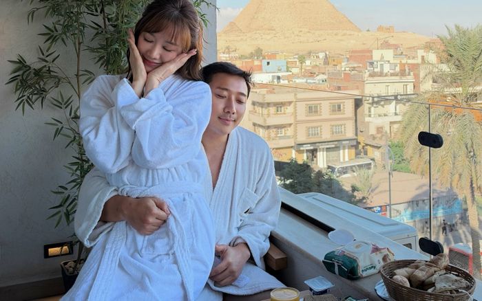 Trấn Thành và Hari Won gây chú ý vì một chi tiết ở Ai Cập