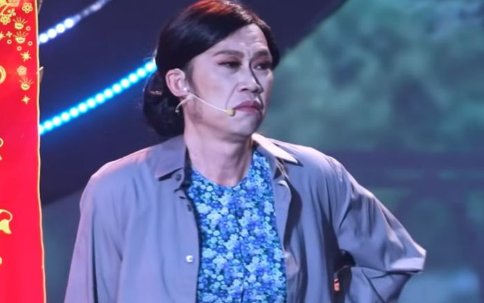 Khán giả phản ứng với NSƯT Hoài Linh