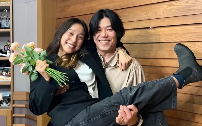 Lee Hyori chăm sóc chồng bị bệnh về thần kinh phế vị