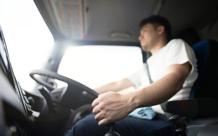 Tài xế sống trong nghèo khổ từ bé, 60 năm sau phát hiện ra một sự thật trớ trêu