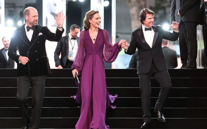 Tom Cruise khen Hoàng tử William khi chọn cưới Kate Middleton