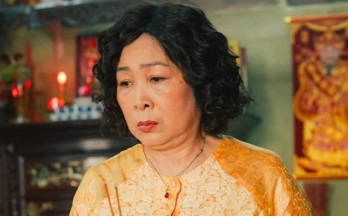 Phim có NSND Hồng Vân hụt hơi tại phòng vé