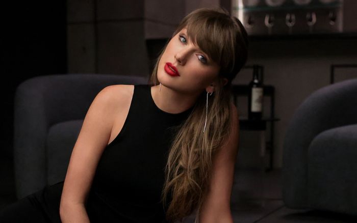 Taylor Swift tổn thương vì album mới bị chê, Travis Kelce lên tiếng