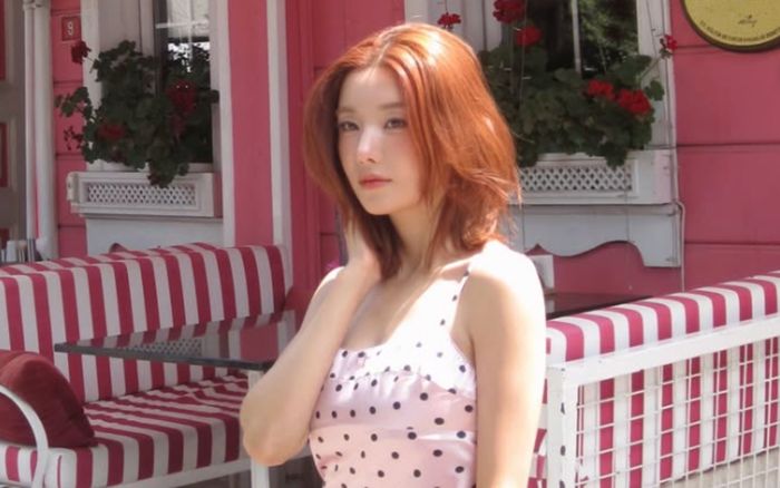 Kwon Eun Bi khoe visual rạng rỡ tại Thổ Nhĩ Kỳ