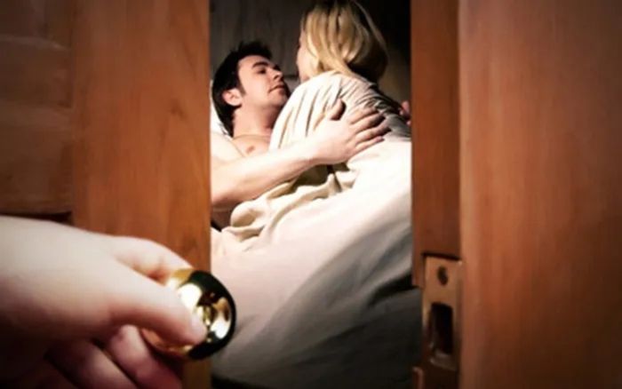 Ngoại tình có nên thú nhận? Nữ luật sư gây sốc với lời khuyên: 'Hãy im lặng'