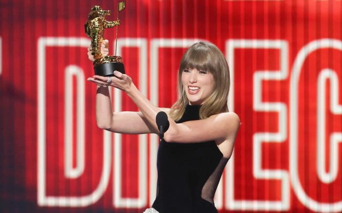 BTC VMAs 2026 tiết lộ nguồn gốc giải thưởng đặc biệt trao cho Taylor Swift