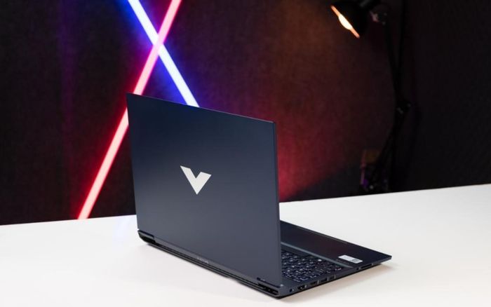 HP Victus Review : Cấu hình khỏa, tản nhiệt tốt trong phân khúc