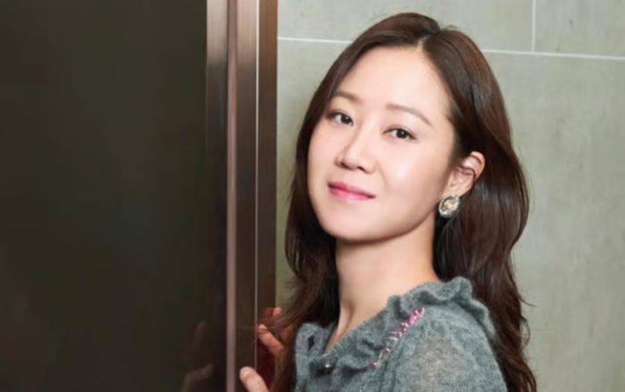 Gong Hye Jin đi du lịch cùng chồng kém 10 tuổi
