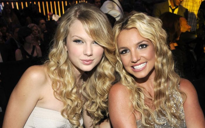 Britney Spears ngầm tiết lộ thái độ với Taylor Swift