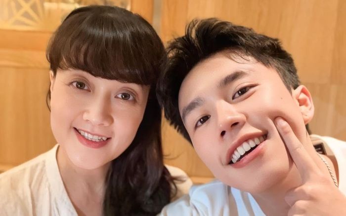 Nghệ sĩ Vân Dung bật khóc vì con trai