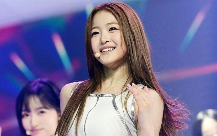 Aijing (A2O LITE) gây tranh cãi vì nghi chèn ép thành viên cùng nhóm