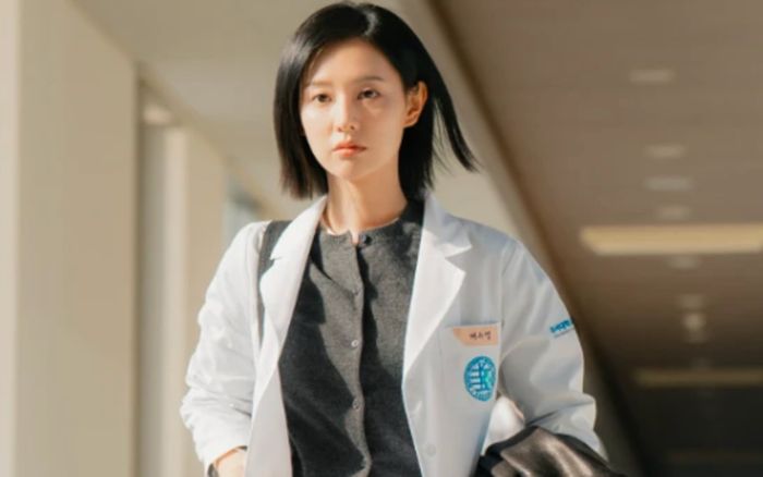 Kim Ji Won lập thành tích đáng nể