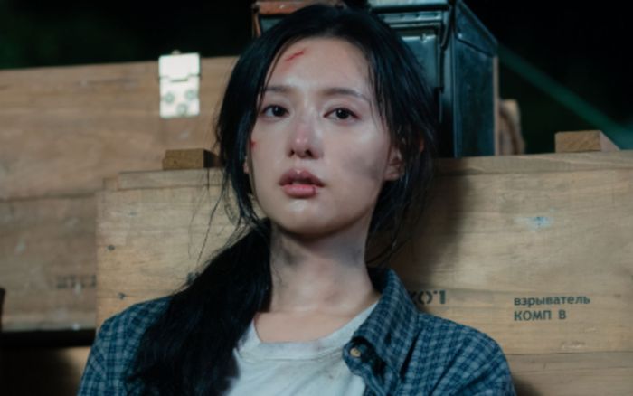 Kim Ji Won gặp nguy hiểm khi quá khứ hé lộ trong Doctor X
