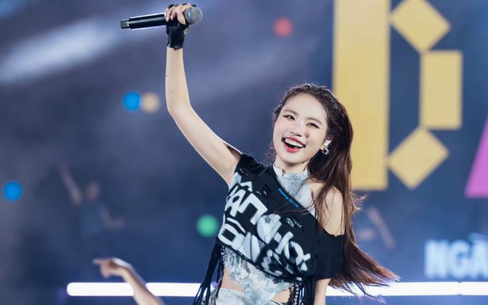 Phương Mỹ Chi gây bất ngờ tại concert BIGBANG Hà Nội