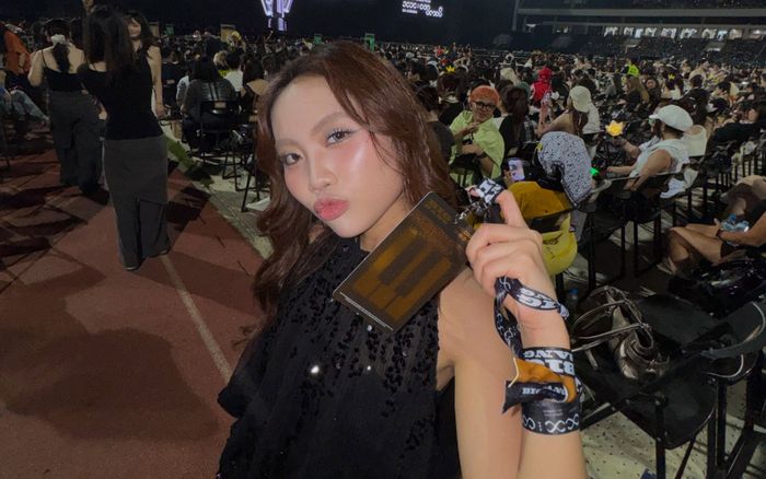 Phương Mỹ Chi trốn ê-kíp đi concert BIGBANG