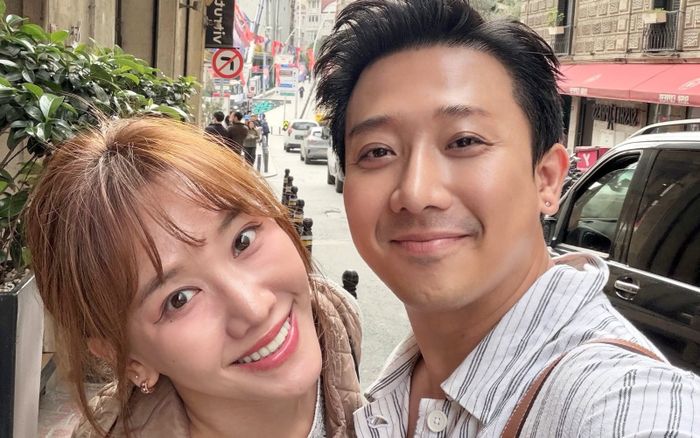 Hari Won vừa về Việt Nam đã khoe tin vui bên Trấn Thành