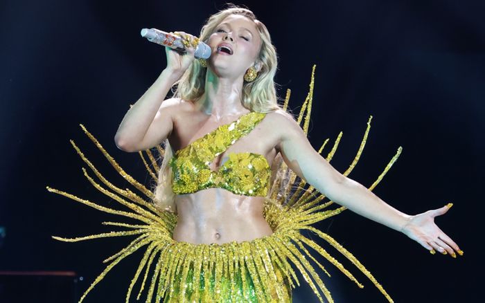 Zara Larsson lập kỷ lục với đêm diễn lớn nhất sự nghiệp