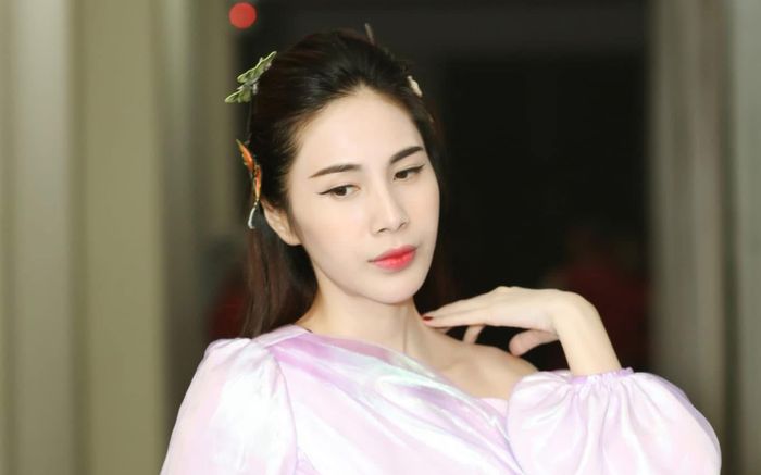 Ca sĩ Thủy Tiên đã đúng khi dũng cảm bước tiếp ở tuổi 41