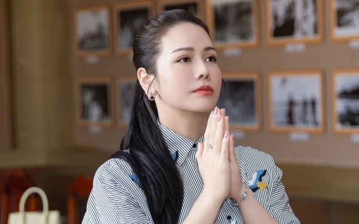 Mừng vì Nhật Kim Anh đã dũng cảm đi tìm hạnh phúc ở tuổi 41