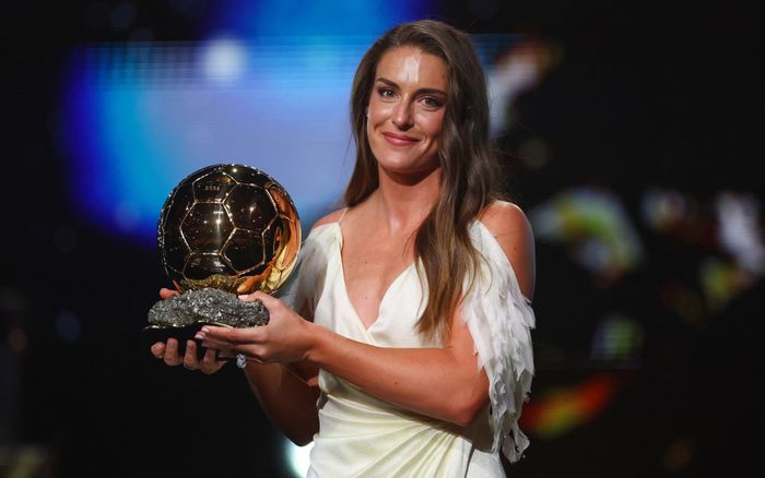 Alexia Putellas giành Quả bóng vàng nữ 2026