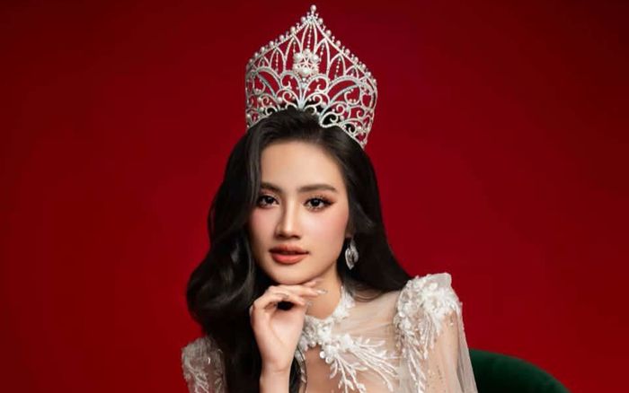 Hoa hậu Ý Nhi sắp khép lại mối duyên 3 năm