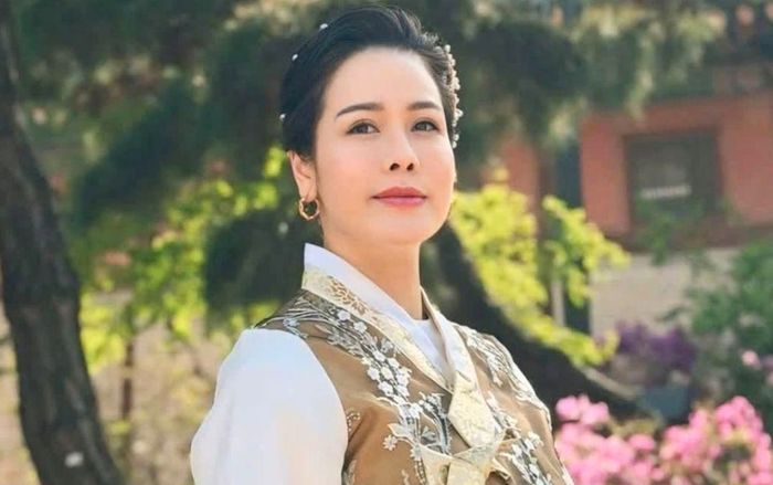 Mừng cho Nhật Kim Anh tìm thấy tình yêu viên mãn ở tuổi 41