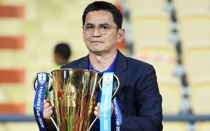 Tuyển Thái Lan bị FIFA trừ điểm nặng, CĐV Thái Lan đòi đưa Kiatisuk trở lại